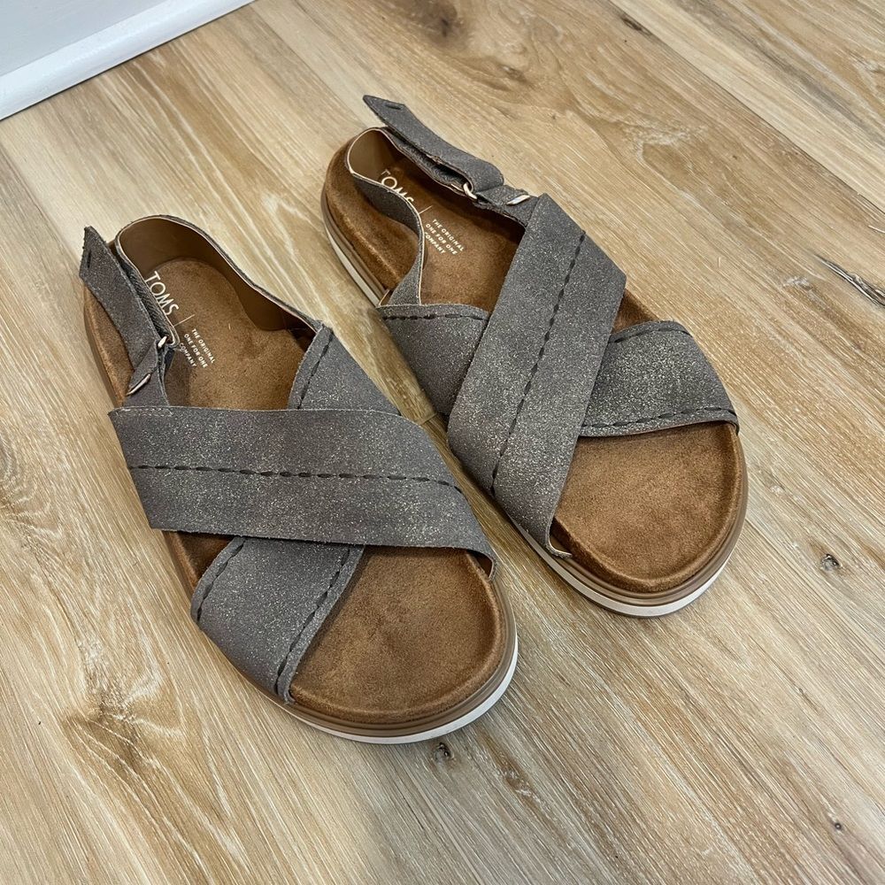 TOMS Marisa Dusty Gold Star Suede Sandal Women’s Size 10